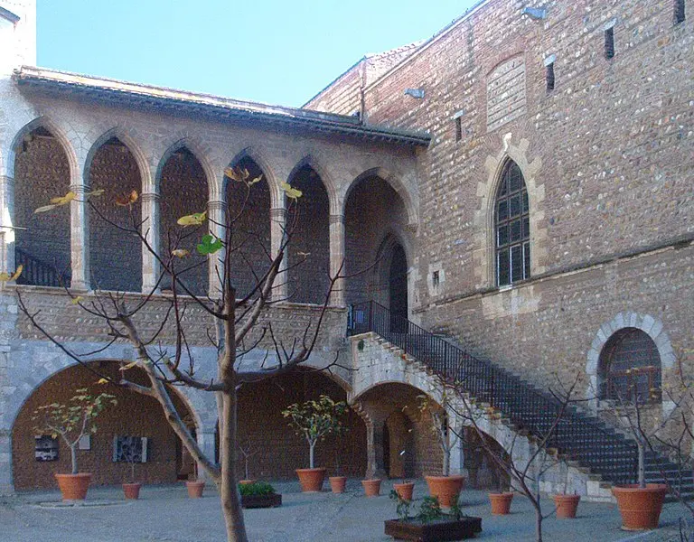 Picture of Citadel or former palace of the Kings of Mallorca and Aragon - jordi domènech - © Creative Commons (https://creativecommons.org/licenses/by-sa/4.0/deed.fr)