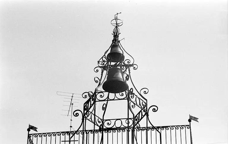 Foto von Alte befestigte Tür - POP Plateforme Ouverte du Patrimoine / Base Mérimée - © Ministère de la Culture (France), Médiathèque du patrimoine et de la photographie, diffusion RMN-GP