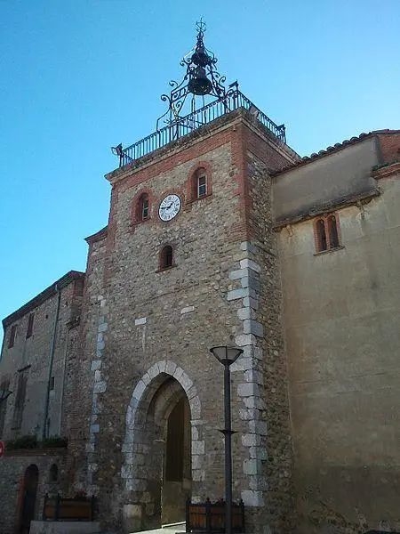 Foto von Alte befestigte Tür - Fabricio Cardenas - © Creative Commons (https://creativecommons.org/licenses/by-sa/4.0/deed.fr)