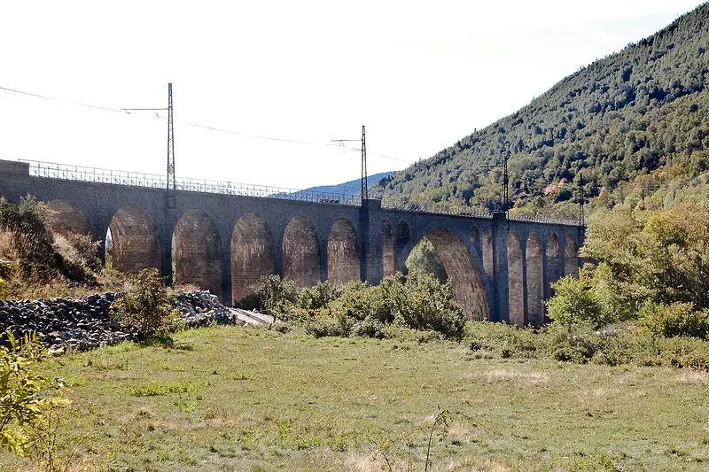 Foto von Carol Viadukt - Meria Geoian - © Creative Commons (https://creativecommons.org/licenses/by-sa/4.0/deed.fr)