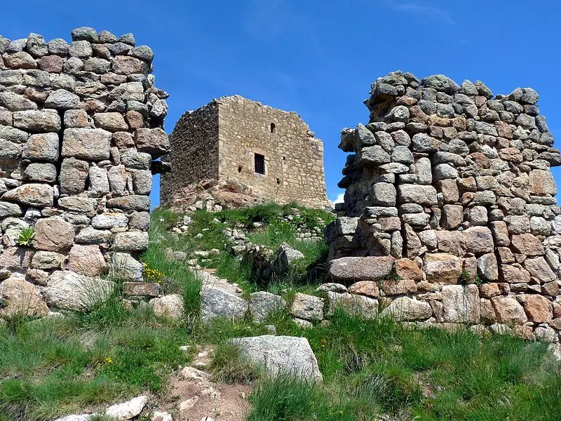 Foto von Cabrenc Towers (auch in der Gemeinde Lamanère) - Jean Paul Alandry - © Creative Commons (https://creativecommons.org/licenses/by-sa/4.0/deed.fr)