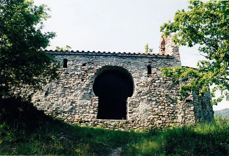 Foto von Ruinen der alten Kirche Saint-Michel - EmDee - © Creative Commons (https://creativecommons.org/licenses/by-sa/4.0/deed.fr)
