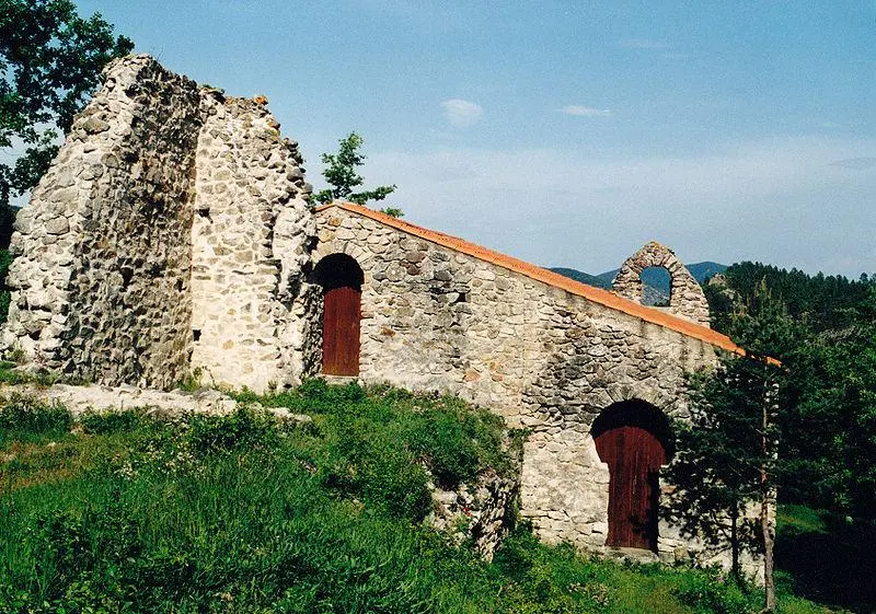 Foto von Ruinen der alten Kirche Saint-Michel - EmDee - © Creative Commons (https://creativecommons.org/licenses/by-sa/4.0/deed.fr)