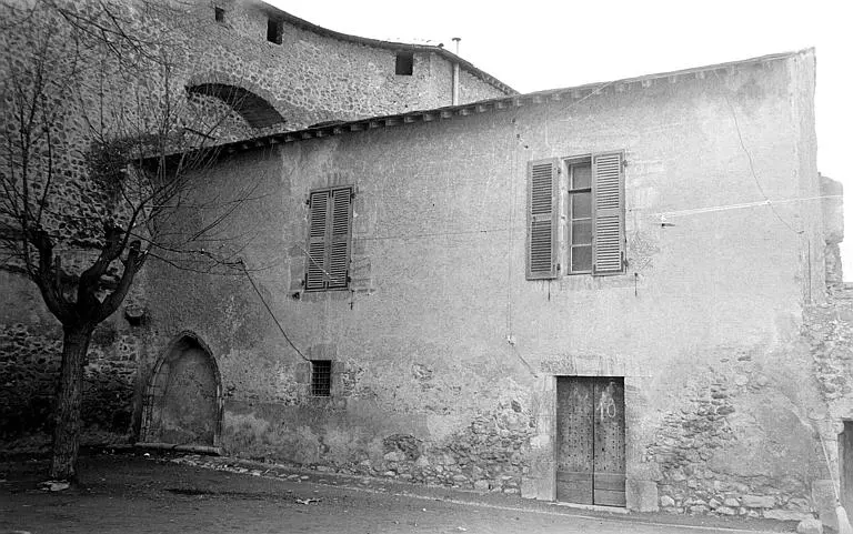Foto von Gemeinsames und infiziertes Gebäude des alten Friedhofs - POP Plateforme Ouverte du Patrimoine / Base Mérimée - © Ministère de la Culture (France), Médiathèque du patrimoine et de la photographie, diffusion RMN-GP