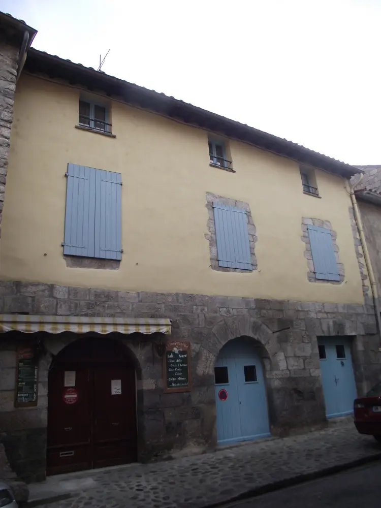 Foto von Deixonne House - Sous licence Creative Commons (https://creativecommons.org/licenses/by-sa/4.0/deed.fr) - Par Herodotptlomeu - © Creative Commons (https://creativecommons.org/licenses/by-sa/4.0/deed.fr)