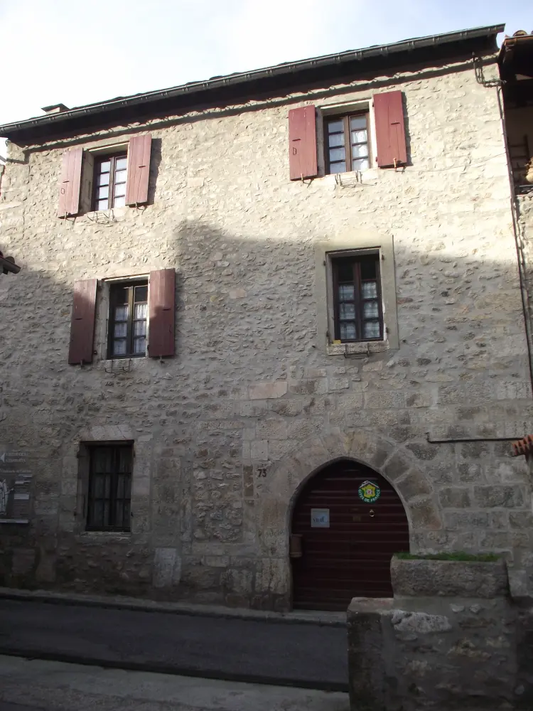 Foto von Maison grenzt Jacques an - Sous licence Creative Commons (https://creativecommons.org/licenses/by-sa/4.0/deed.fr) - Par Herodotptlomeu - © Creative Commons (https://creativecommons.org/licenses/by-sa/4.0/deed.fr)