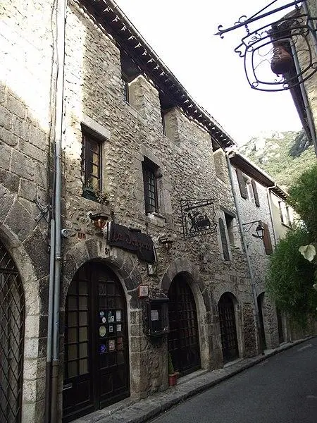Picture of VERGES PIERRE HOUSE - Francesc del Rey - © Creative Commons (https://creativecommons.org/licenses/by-sa/4.0/deed.fr)