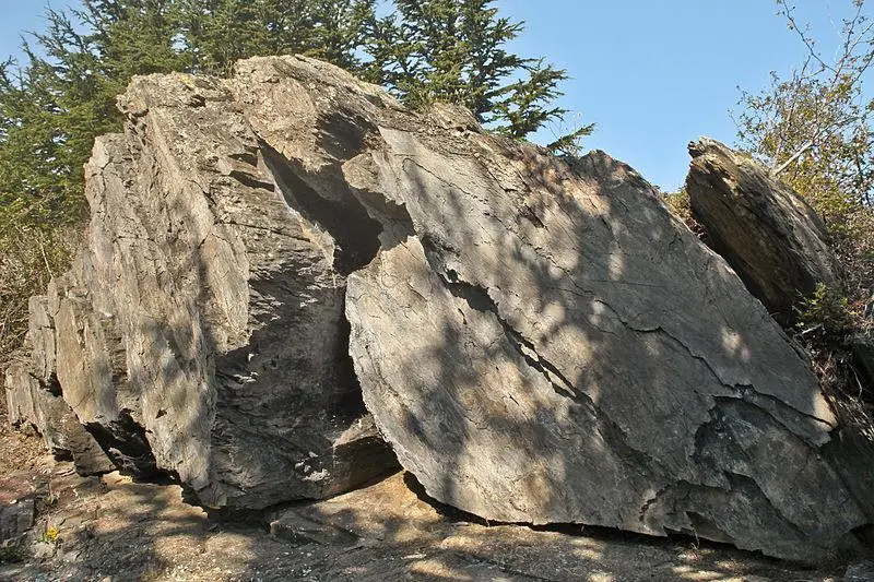 Foto von Fels mit Fornols eingraviert - Meria z Geoian - © Creative Commons (https://creativecommons.org/licenses/by-sa/4.0/deed.fr)