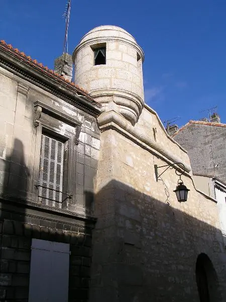 Foto di Bastione - rosier - © Creative Commons (https://creativecommons.org/licenses/by-sa/4.0/deed.fr)