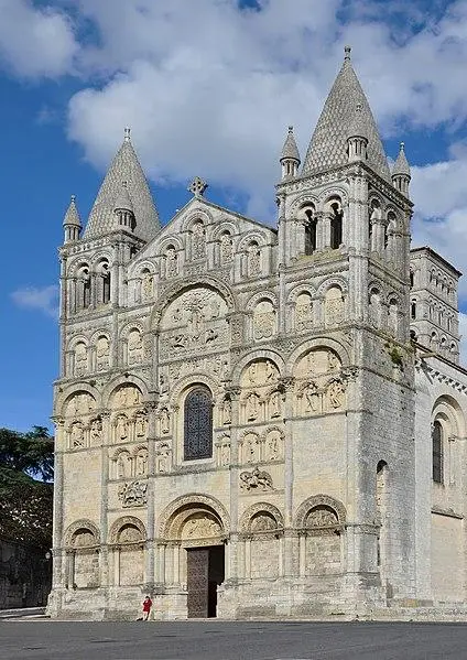 Foto di Cattedrale di Saint-Pierre - JLPC - © Creative Commons (https://creativecommons.org/licenses/by-sa/4.0/deed.fr)