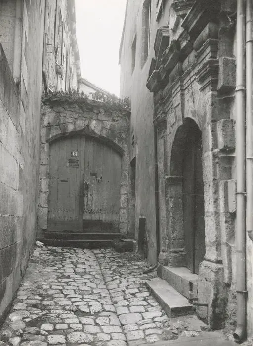 Foto di Vecchia porta - POP Plateforme Ouverte du Patrimoine / Base Mérimée - © Ministère de la Culture (France), Médiathèque du patrimoine et de la photographie, tous droits réservés