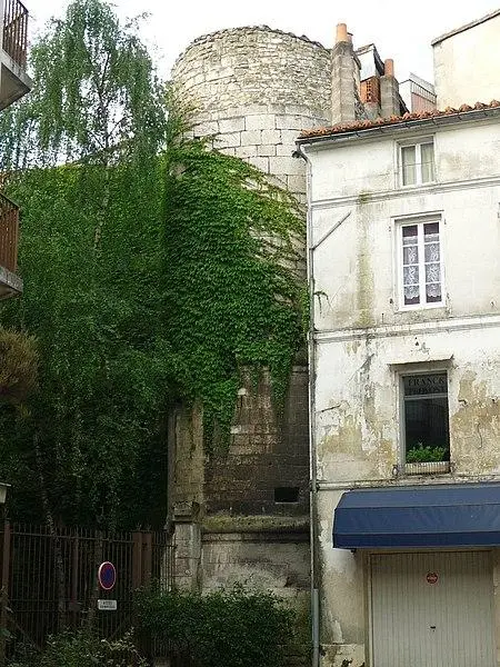 Foto di Resti dei bastoni del duca di Epernon - Jack ma - © Creative Commons (https://creativecommons.org/licenses/by-sa/4.0/deed.fr)