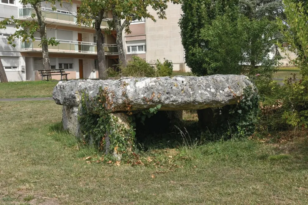 Foto di Dolmen di secchezza - POP Plateforme Ouverte du Patrimoine / Base Mérimée - © Ministère de la Culture (France), Direction Régionale des Affaires Culturelles de Nouvelle Aquitaine, tous droits réservés