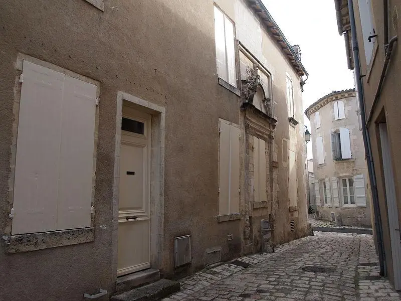 Picture of Former Hôtel de l'Esclopart - Rosier - © Creative Commons (https://creativecommons.org/licenses/by-sa/4.0/deed.fr)