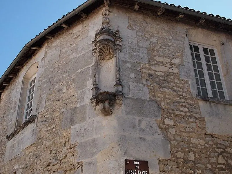Picture of Home - Rosier - © Creative Commons (https://creativecommons.org/licenses/by-sa/4.0/deed.fr)