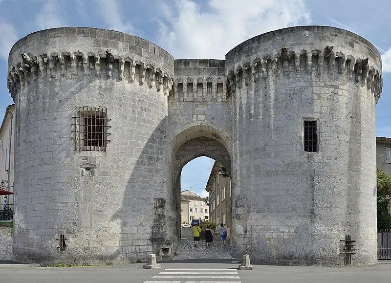 Picture of Porte and Tours du Vieux-Port - This Photo was taken by Wolfgang Moroder. Feel fre - © Creative Commons (https://creativecommons.org/licenses/by-sa/4.0/deed.fr)
