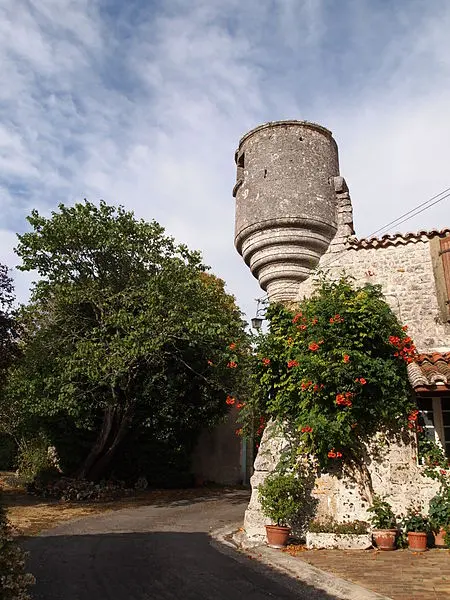Foto von Pousud Castle - Rosier - © Creative Commons (https://creativecommons.org/licenses/by-sa/4.0/deed.fr)