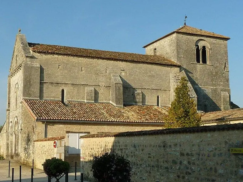 Picture of Saint-Pierre Church - Jack ma - © Creative Commons (https://creativecommons.org/licenses/by-sa/4.0/deed.fr)