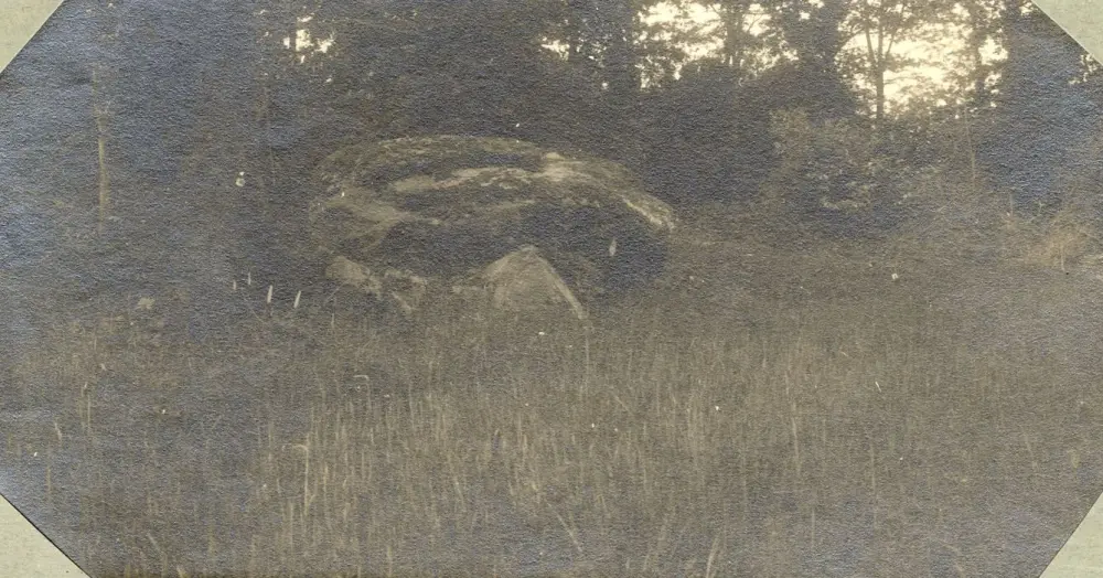 Picture of Tauzat dolmen - POP Plateforme Ouverte du Patrimoine / Base Mérimée - © Ministère de la Culture (France), Médiathèque du patrimoine et de la photographie, Tous droits réservés