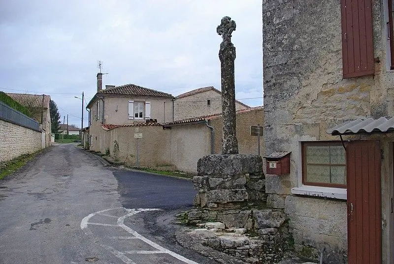Foto von Kreuzung - JLPC - © Creative Commons (https://creativecommons.org/licenses/by-sa/4.0/deed.fr)