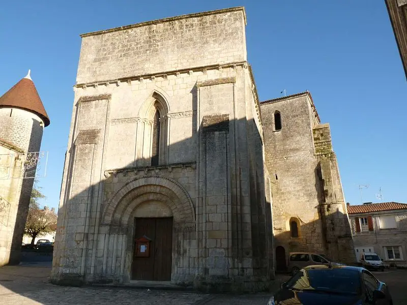 Foto von Saint-Pierre Kirche - Jack ma - © Creative Commons (https://creativecommons.org/licenses/by-sa/4.0/deed.fr)