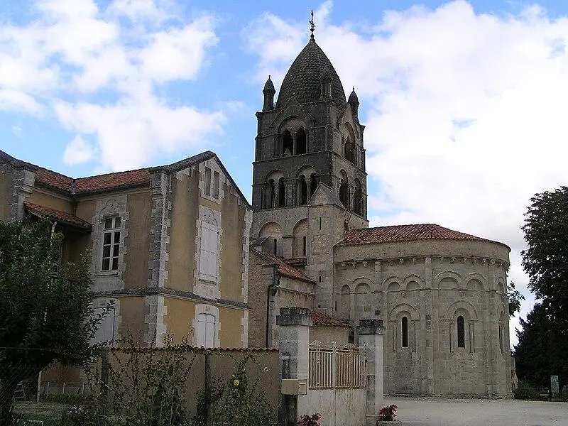 Picture of Saint-Gervais Church-Saint-Protais - rosier - © Creative Commons (https://creativecommons.org/licenses/by-sa/4.0/deed.fr)