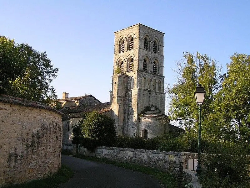 Foto von Saint-Pierre Kirche - rosier - © Creative Commons (https://creativecommons.org/licenses/by-sa/4.0/deed.fr)