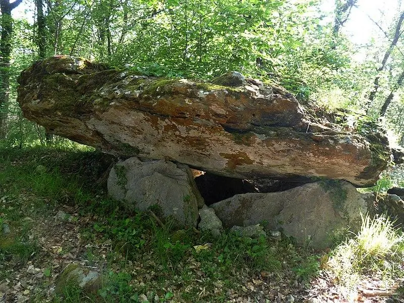 Picture of EDON necropolis - Jack ma - © Creative Commons (https://creativecommons.org/licenses/by-sa/4.0/deed.fr)
