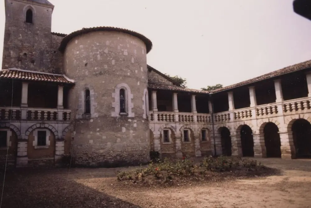 Foto di Chiostro - POP Plateforme Ouverte du Patrimoine / Base Mérimée - © Ministère de la Culture (France), Médiathèque du patrimoine et de la photographie, tous droits réservés