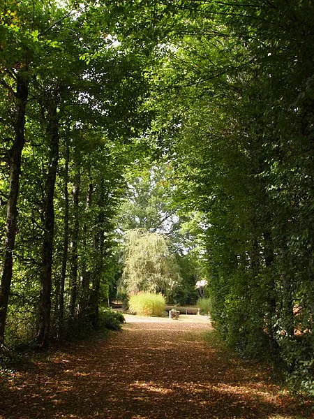 Foto von Domaine de Chénard - Rosier - © Creative Commons (https://creativecommons.org/licenses/by-sa/4.0/deed.fr)