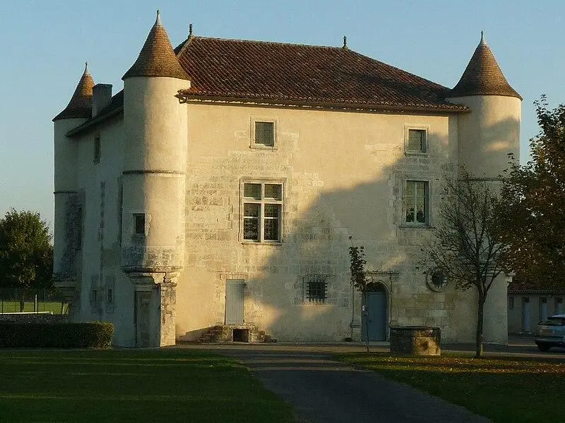 Foto von Schloss - Jack ma - © Creative Commons (https://creativecommons.org/licenses/by-sa/4.0/deed.fr)
