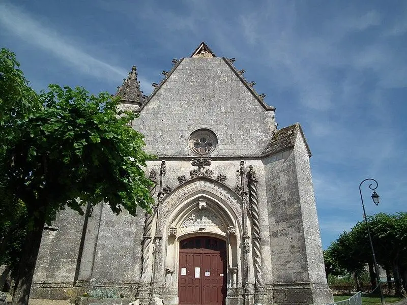 Foto von Saint-Pierre Kirche - Cobber17 - © Creative Commons (https://creativecommons.org/licenses/by-sa/4.0/deed.fr)