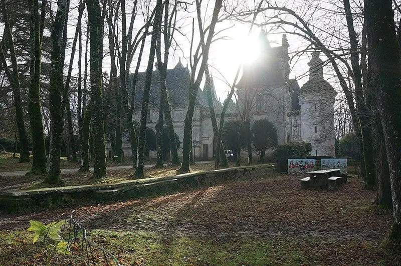 Picture of Château des Egrettesaux, known as the Château d'Usson - G.Garitan - © Creative Commons (https://creativecommons.org/licenses/by-sa/4.0/deed.fr)