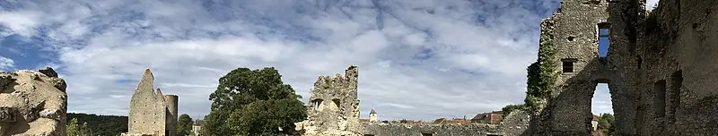 Foto de Restos del castillo - Aaron S Henry - © Creative Commons (https://creativecommons.org/licenses/by-sa/4.0/deed.fr)