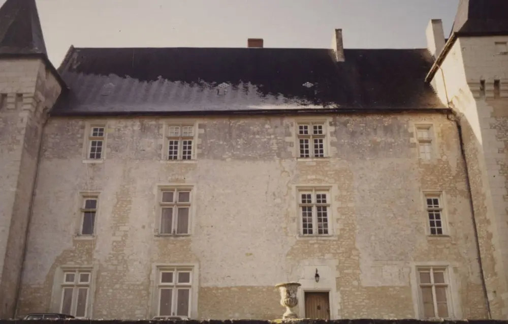 Picture of Château de la Tour d'Oyré - POP Plateforme Ouverte du Patrimoine / Base Mérimée - © Ministère de la Culture (France), Médiathèque du patrimoine et de la photographie, tous droits réservés