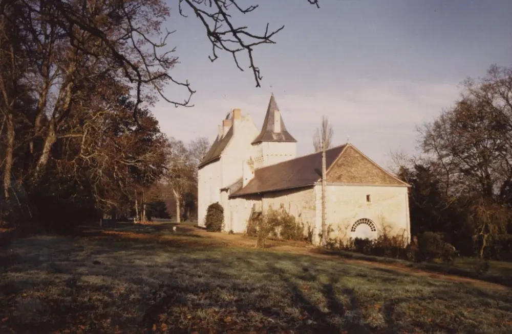Picture of Château de la Tour d'Oyré - POP Plateforme Ouverte du Patrimoine / Base Mérimée - © Ministère de la Culture (France), Médiathèque du patrimoine et de la photographie, tous droits réservés