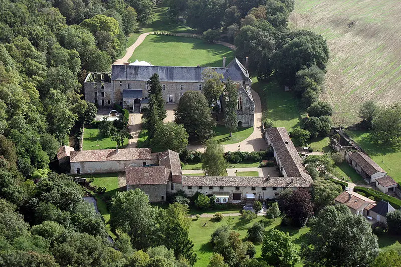Foto von Ehemaliger Pin Abbey - Almer86 - © Creative Commons (https://creativecommons.org/licenses/by-sa/4.0/deed.fr)