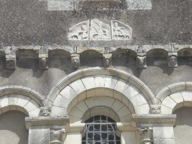 Foto di Notre-Dame Church - Kani - © Creative Commons (https://creativecommons.org/licenses/by-sa/4.0/deed.fr)