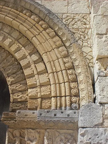 Foto di Notre-Dame Church - Kani - © Creative Commons (https://creativecommons.org/licenses/by-sa/4.0/deed.fr)