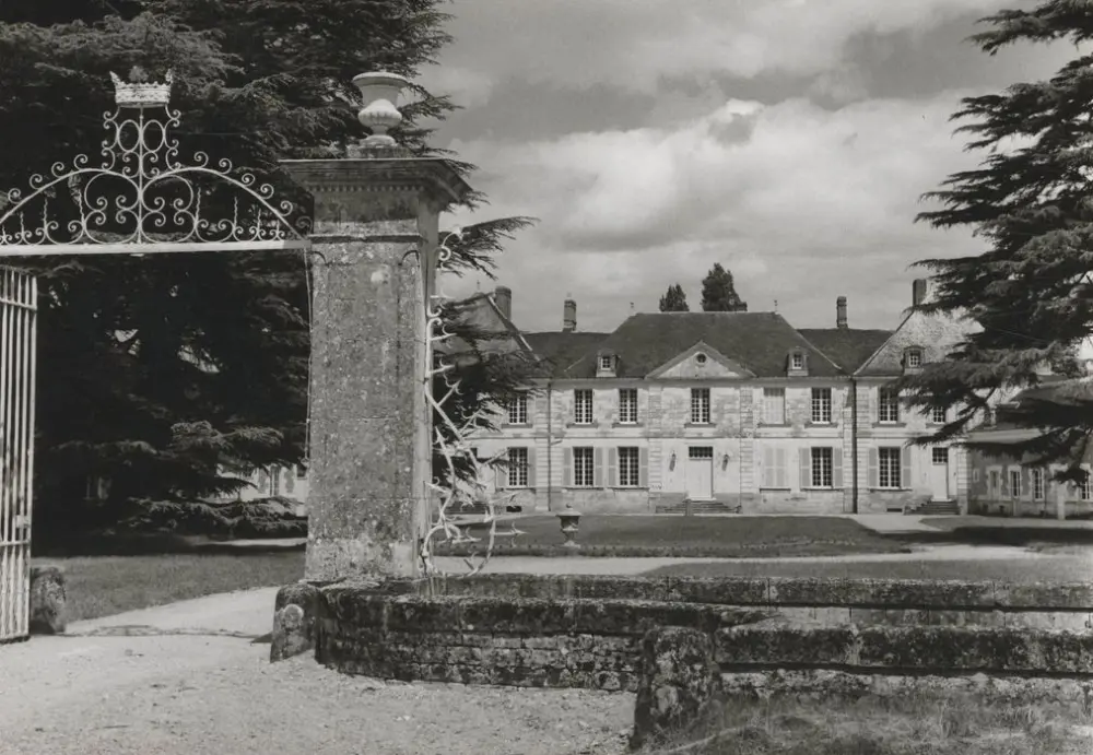 Foto di Castello di La Roche-Amenon - POP Plateforme Ouverte du Patrimoine / Base Mérimée - © Ministère de la Culture (France), Médiathèque du patrimoine et de la photographie, tous droits réservés