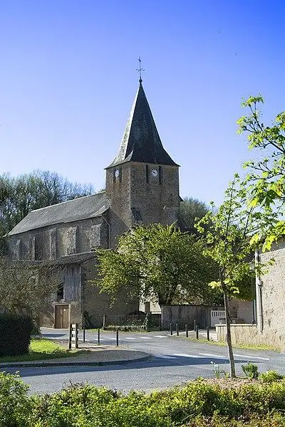 Picture of Saint-Etienne Church - Ce fichierest l’œuvre deEmmanuel Dissais Merci de - © Creative Commons (https://creativecommons.org/licenses/by-sa/4.0/deed.fr)