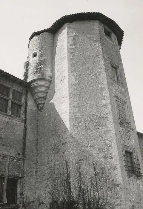 Picture of Motte Castle - POP Plateforme Ouverte du Patrimoine / Base Mérimée - © Ministère de la Culture (France), Médiathèque du patrimoine et de la photographie, tous droits réservés