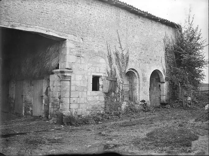 Picture of Moreaux Abbey - POP Plateforme Ouverte du Patrimoine / Base Mérimée - © Ministère de la Culture (France), Médiathèque du patrimoine et de la photographie, diffusion RMN-GP
