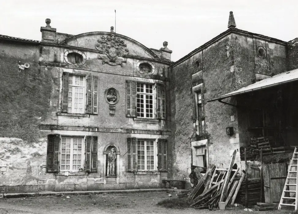 Picture of Eteable Castle - POP Plateforme Ouverte du Patrimoine / Base Mérimée - © Ministère de la Culture (France), Médiathèque du patrimoine et de la photographie, tous droits réservés