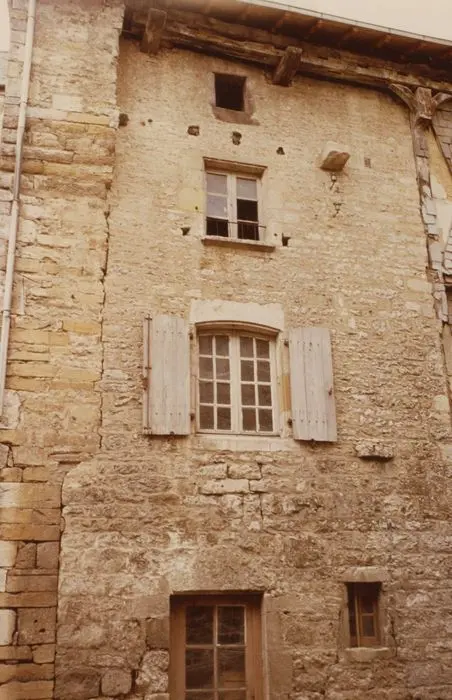 Foto de Casa en lados de madera cerca de los pasillos - POP Plateforme Ouverte du Patrimoine / Base Mérimée - © Ministère de la Culture (France), Médiathèque du patrimoine et de la photographie, tous droits réservés