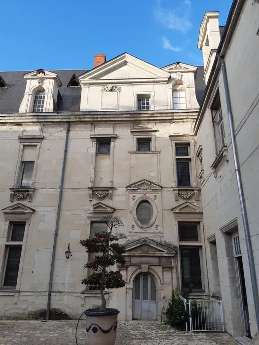 Picture of SULLY HOTEL - POP Plateforme Ouverte du Patrimoine / Base Mérimée - © Ministère de la Culture (France), Direction Régionale des Affaires Culturelles de Nouvelle-Aquitaine – Tous droits réservés 