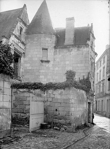 Picture of Descartes house - POP Plateforme Ouverte du Patrimoine / Base Mérimée - © Ministère de la Culture (France), Médiathèque du patrimoine et de la photographie, diffusion RMN-GP