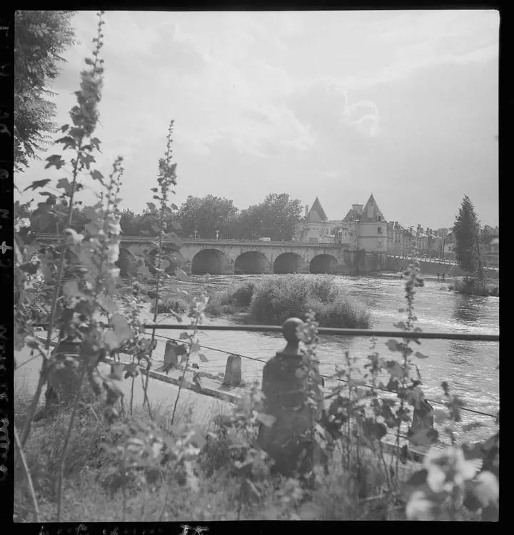 Foto de Puente Henri IV - POP Plateforme Ouverte du Patrimoine / Base Mérimée - © Donation François Kollar, Ministère de la Culture (France), Médiathèque du patrimoine et de la photographie, diffusion GrandPalaisRmn Photo