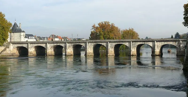 Picture of Henri IV bridge - MOSSOT - © Creative Commons (https://creativecommons.org/licenses/by-sa/4.0/deed.fr)