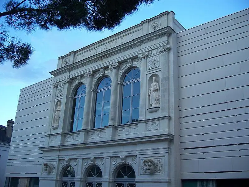 Picture of Municipal theater - Gonetofrance - © Creative Commons (https://creativecommons.org/licenses/by-sa/4.0/deed.fr)